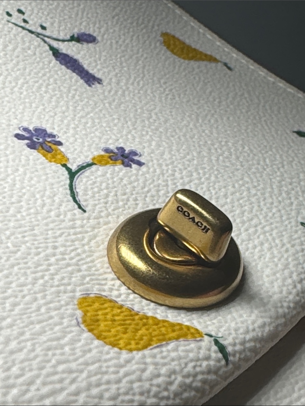 Coach turn lock pouch - Picture 6 of 11